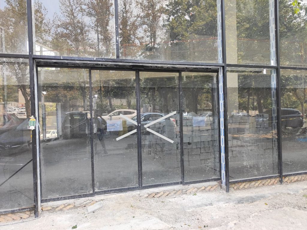 درب اتوماتیک شیشه ای